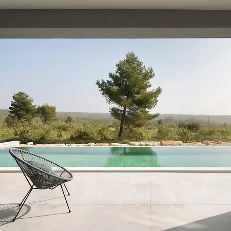 Villa Infinity *